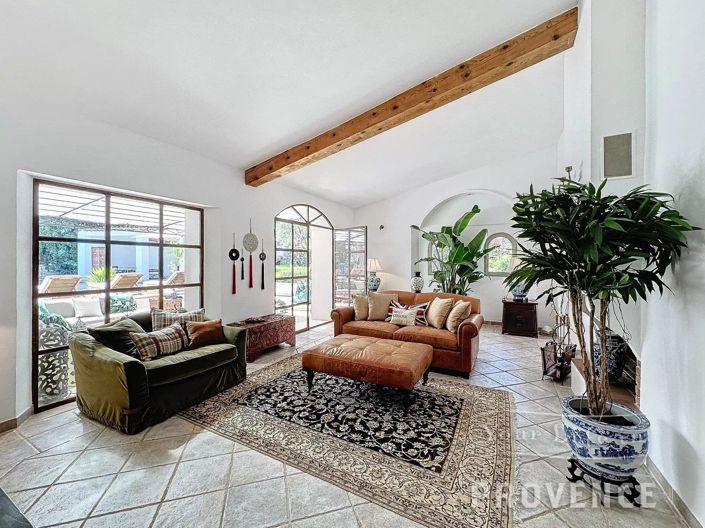 Image No.9-5 Bed House for sale