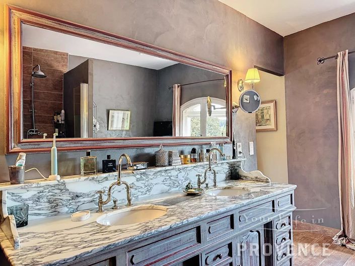 Image No.16-6 Bed House for sale