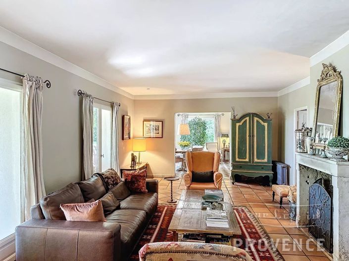 Image No.5-6 Bed House for sale