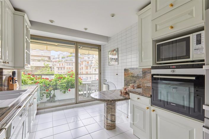 Image No.9-2 Bed Apartment for sale