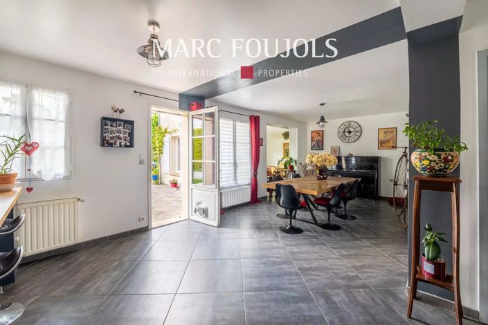 Image No.6-6 Bed House for sale