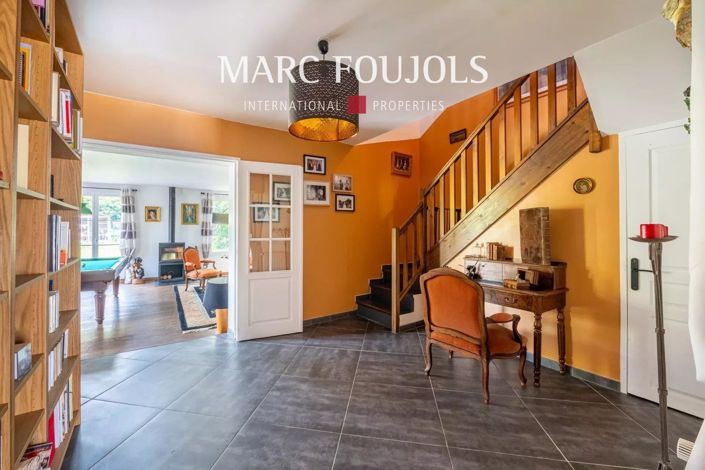 Image No.9-6 Bed House for sale