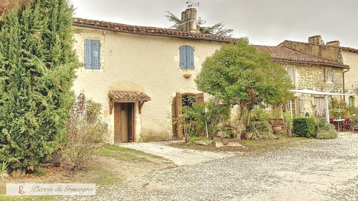Image No.1-3 Bed House for sale