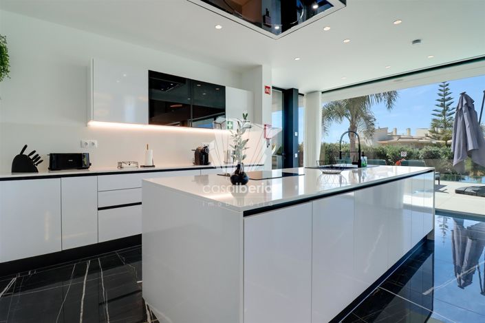 Image No.31-5 Bed House for sale