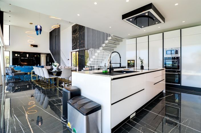 Image No.37-5 Bed House for sale