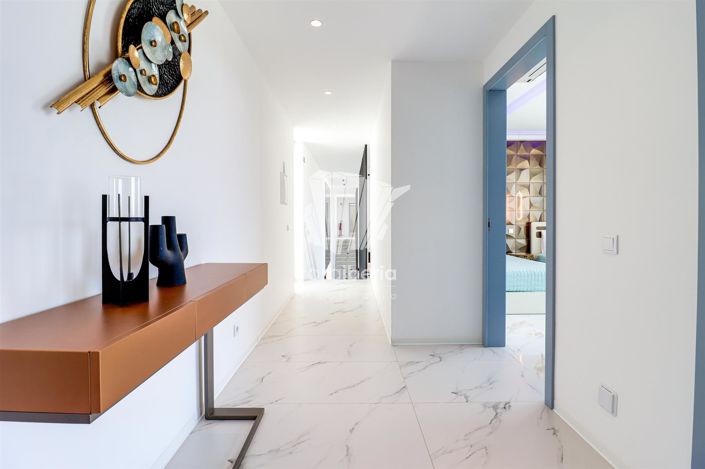 Image No.59-5 Bed House for sale