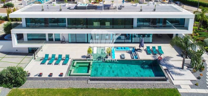 Image No.8-5 Bed House for sale