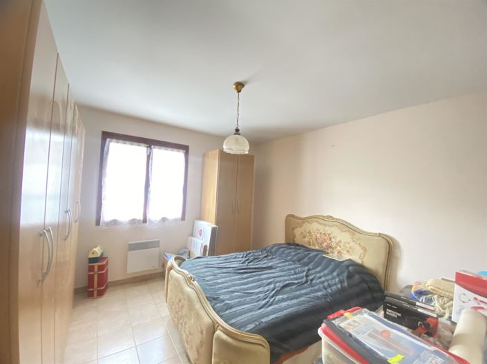 Image No.5-2 Bed House for sale