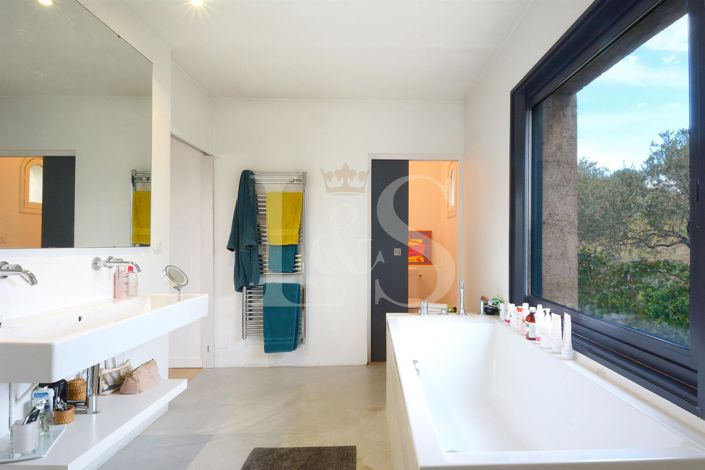 Image No.14-4 Bed House for sale