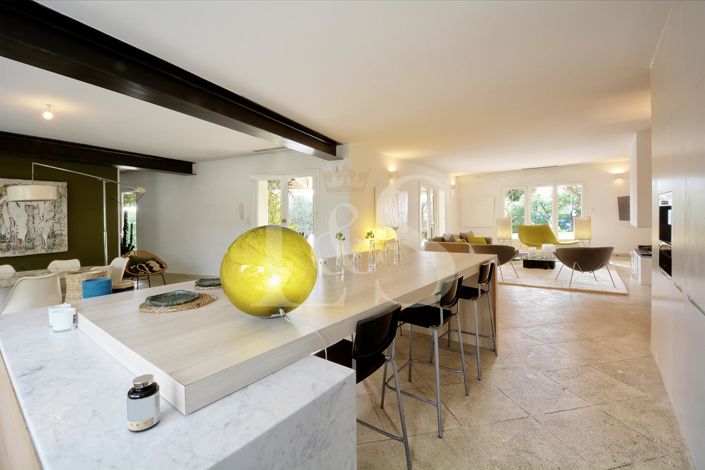 Image No.9-4 Bed House for sale