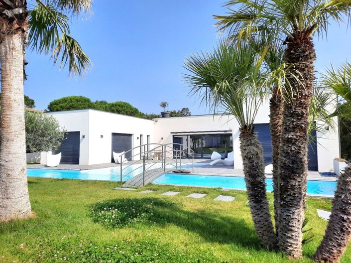 Image No.1-3 Bed House for sale