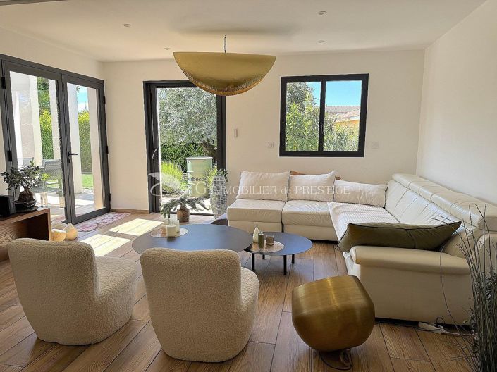 Image No.3-3 Bed House for sale