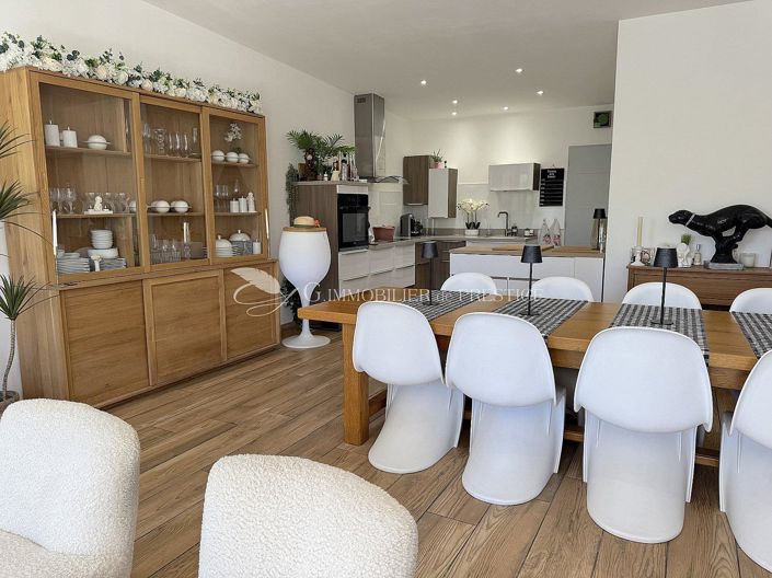 Image No.7-3 Bed House for sale