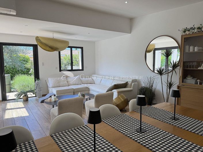 Image No.9-3 Bed House for sale