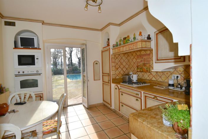 Image No.6-4 Bed House for sale