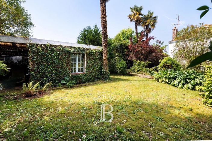 Image No.1-4 Bed House for sale