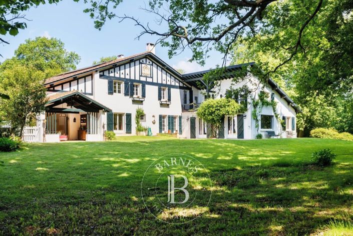 Image No.1-5 Bed House for sale