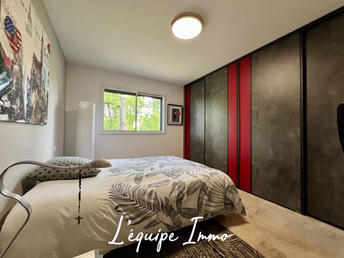 Image No.14-4 Bed House for sale