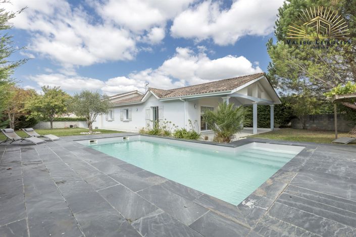 Image No.1-4 Bed House for sale