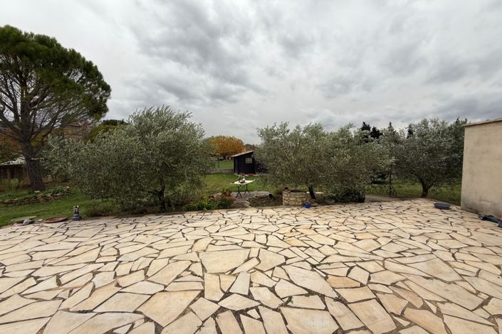 Image No.11-2 Bed House for sale