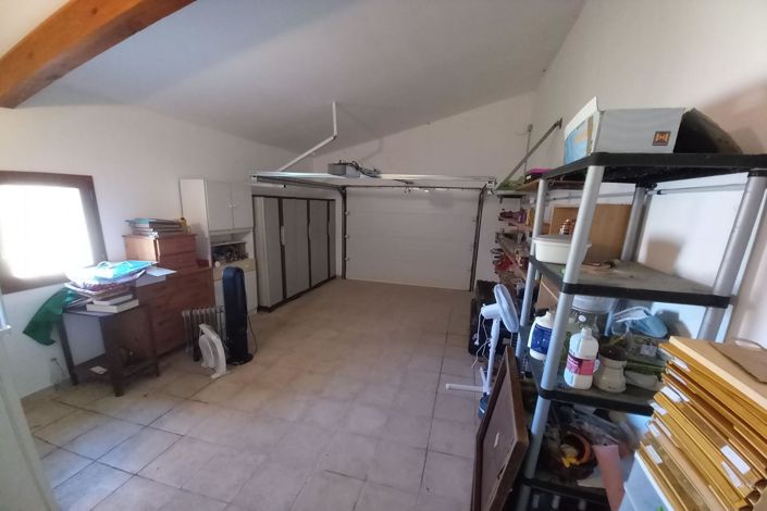 Image No.12-2 Bed House for sale