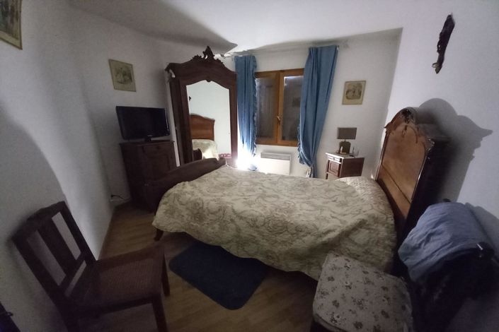 Image No.5-2 Bed House for sale