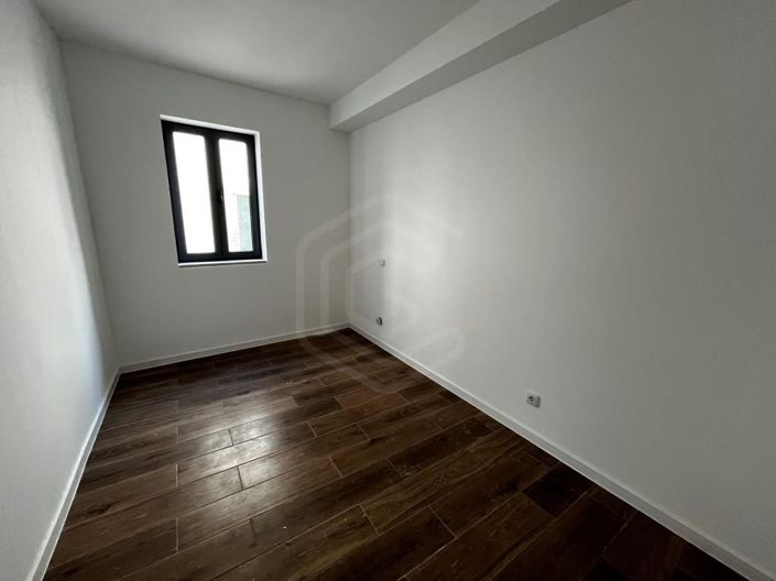 Image No.3-2 Bed Property for sale