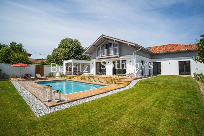 Image No.1-4 Bed House for sale