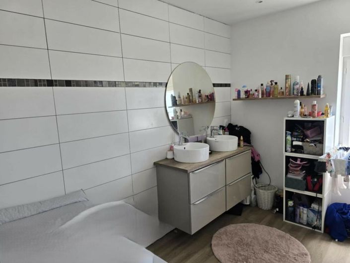 Image No.10-3 Bed House for sale