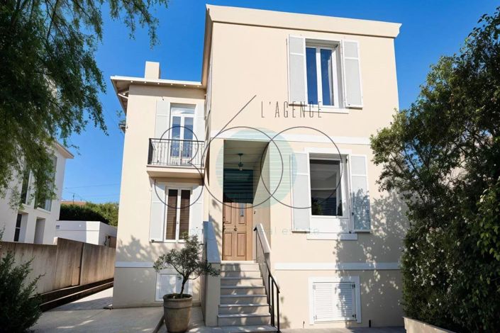Image No.1-4 Bed House for sale