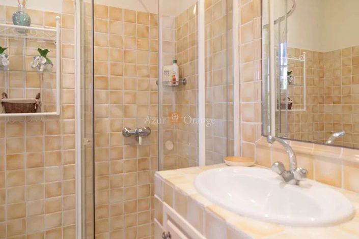 Image No.40-House for sale