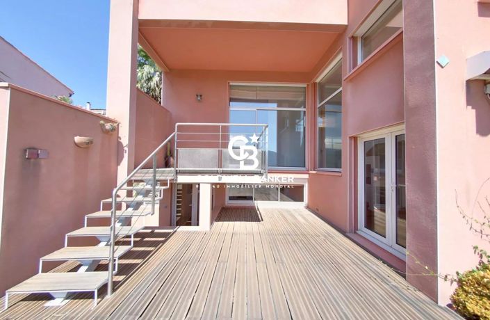 Image No.1-3 Bed House for sale