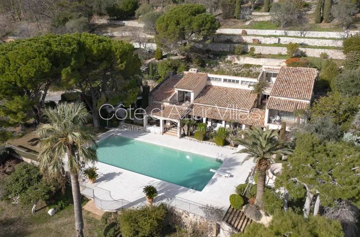 Image No.1-8 Bed House for sale