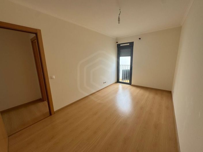 Image No.17-3 Bed Apartment for sale