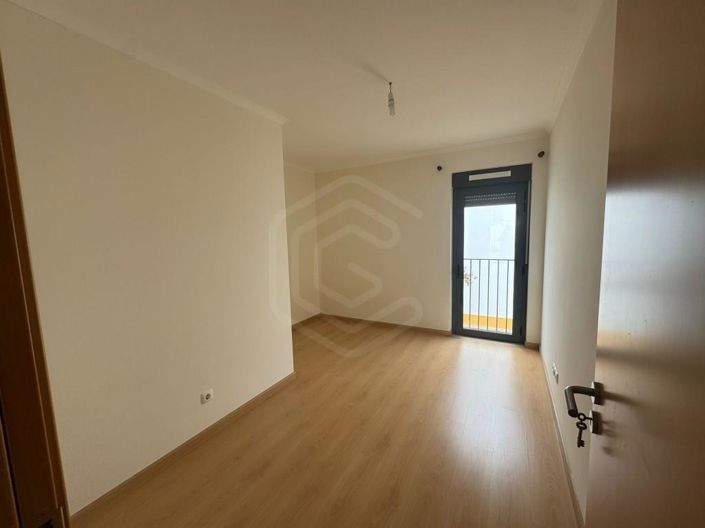 Image No.20-3 Bed Apartment for sale