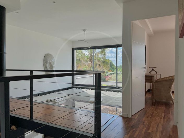 Image No.15-5 Bed House for sale