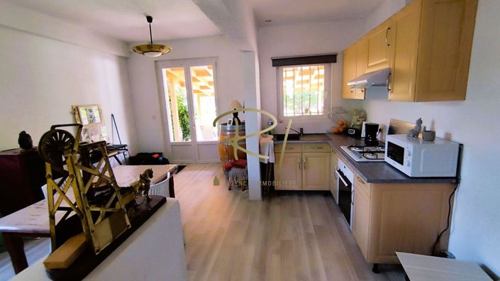 Image No.11-3 Bed House for sale