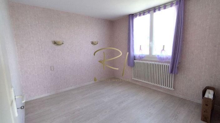 Image No.6-3 Bed House for sale