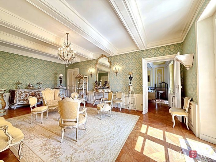 Image No.16-6 Bed House for sale