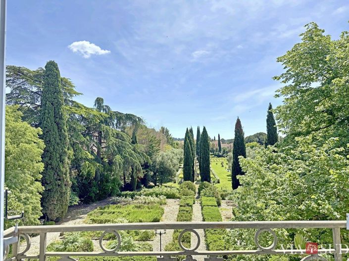 Image No.6-6 Bed House for sale