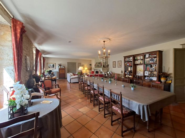 Image No.10-Propriété de 11 chambres à vendre à Condom