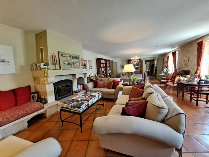 Image No.11-11 Bed Property for sale