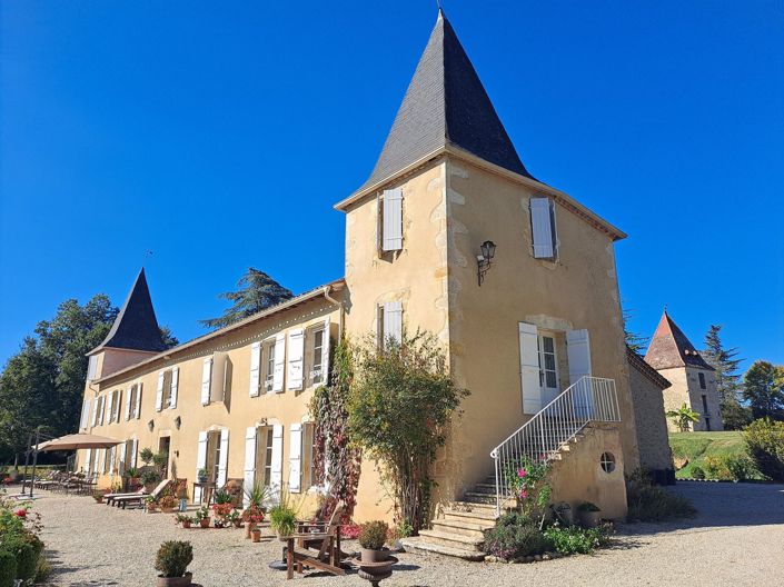 Image No.2-Propriété de 11 chambres à vendre à Condom