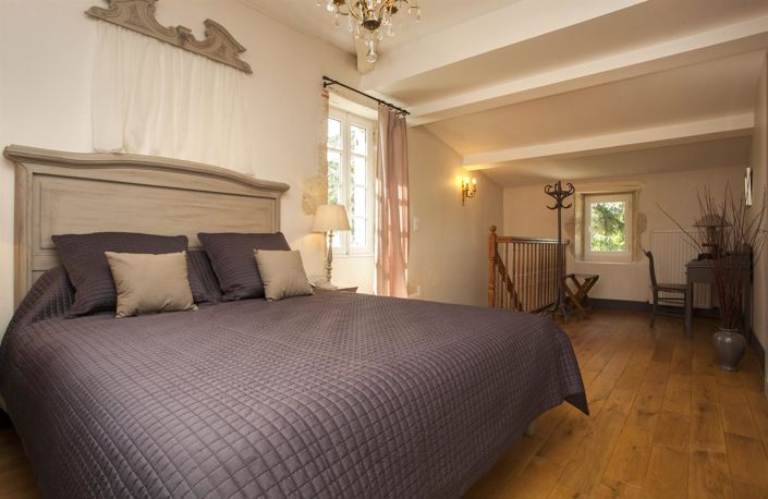 Image No.23-11 Bed Property for sale