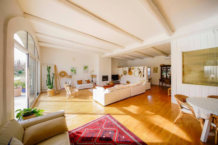 Image No.3-4 Bed House for sale