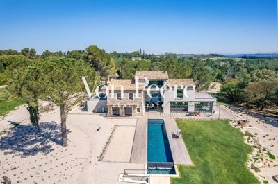 1 - Noves, House
