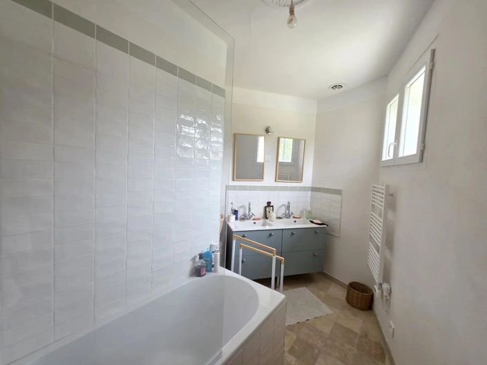 Image No.12-4 Bed House for sale