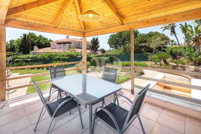 Image No.10-3 Bed House for sale