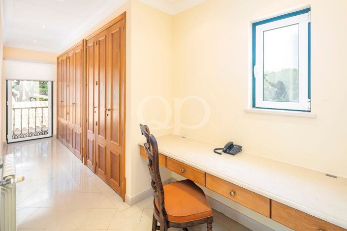 Image No.8-3 Bed House for sale