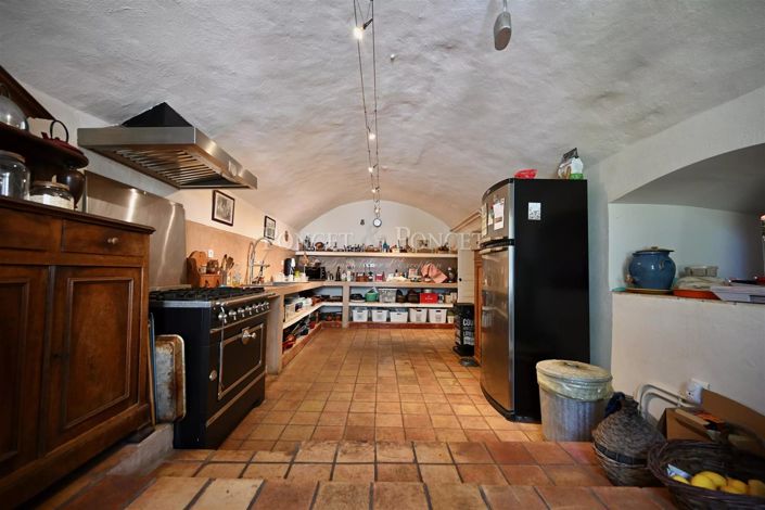 Image No.33-12 Bed House for sale